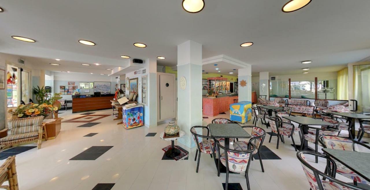 Hotel Milord Cesenatico Buitenkant foto