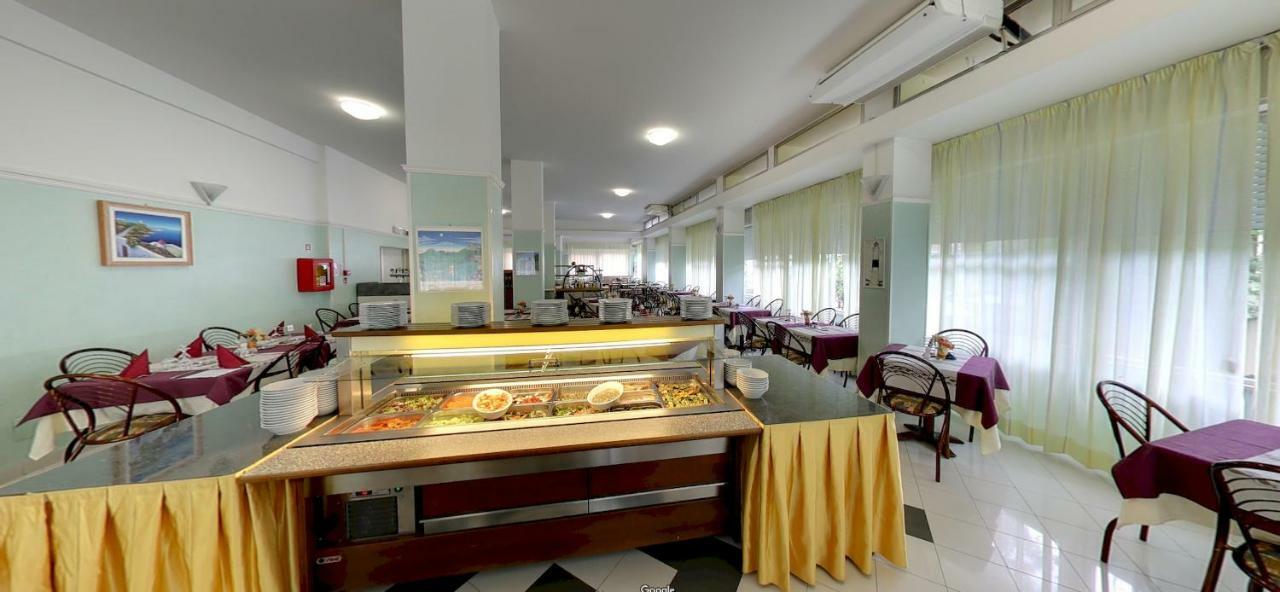 Hotel Milord Cesenatico Buitenkant foto